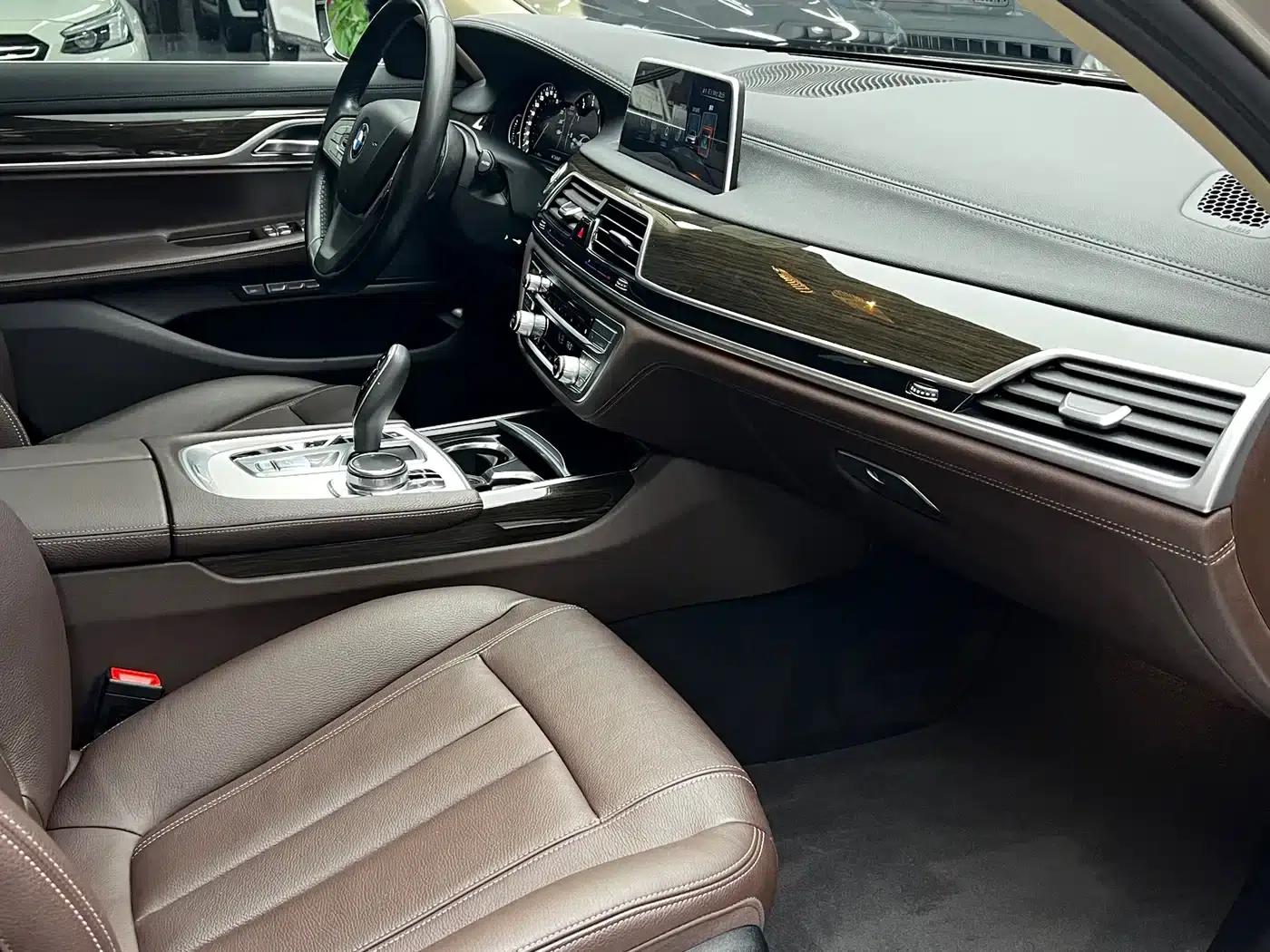 2016 BMW 7 Series 740Li Luxury — миниатюра 25