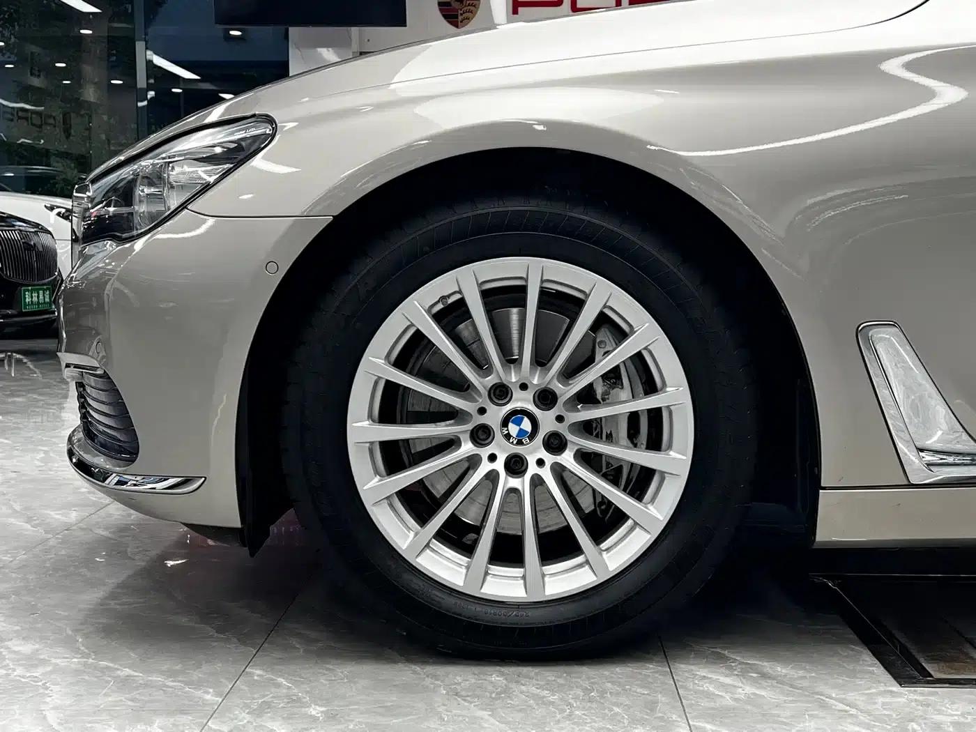 2016 BMW 7 Series 740Li Luxury — миниатюра 8