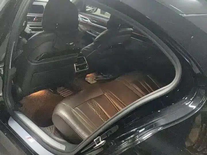 2019 BMW 7 Series Facelift 730Li M Sport Package — миниатюра 3