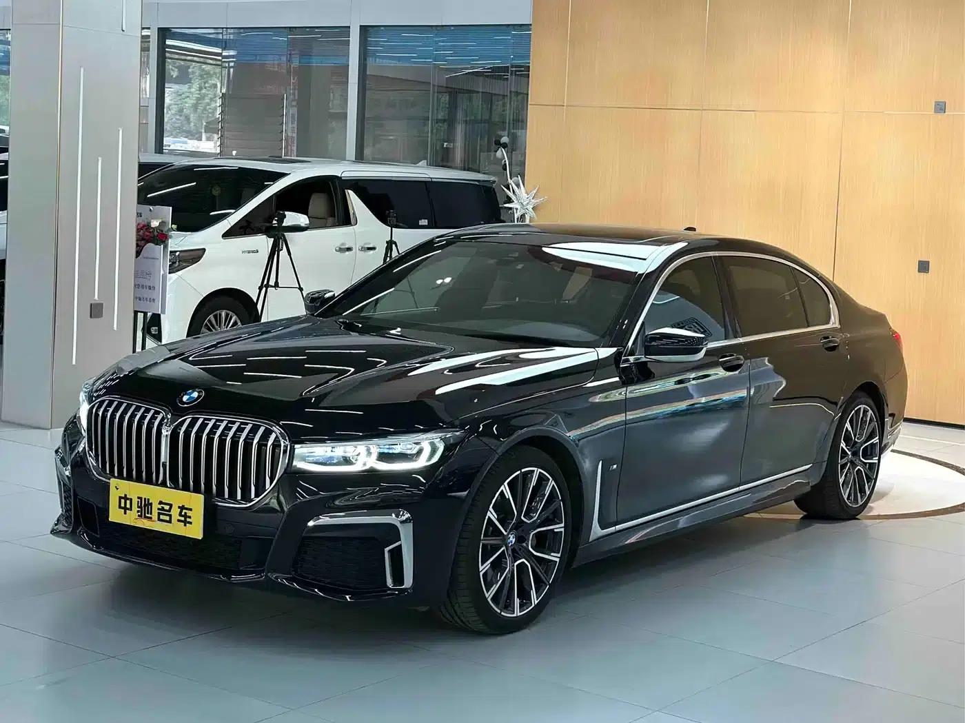 2019 BMW 7 Series 740Li Leading Edition M Sport Package — миниатюра 1