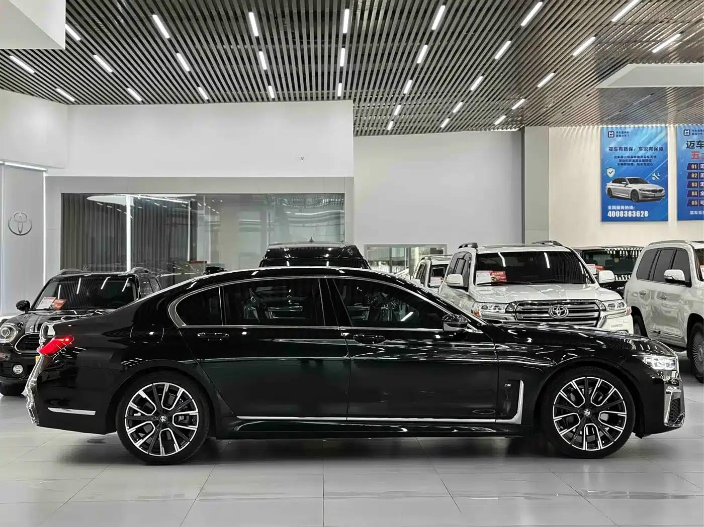 2019 BMW 7 Series 740Li Leading Edition M Sport Package — миниатюра 4