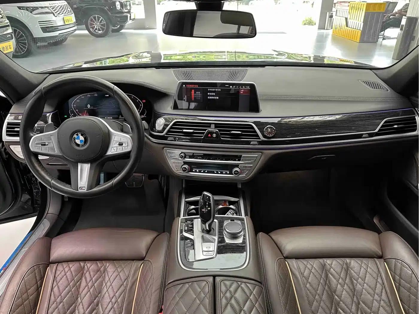 2019 BMW 7 Series 740Li Leading Edition M Sport Package — миниатюра 9