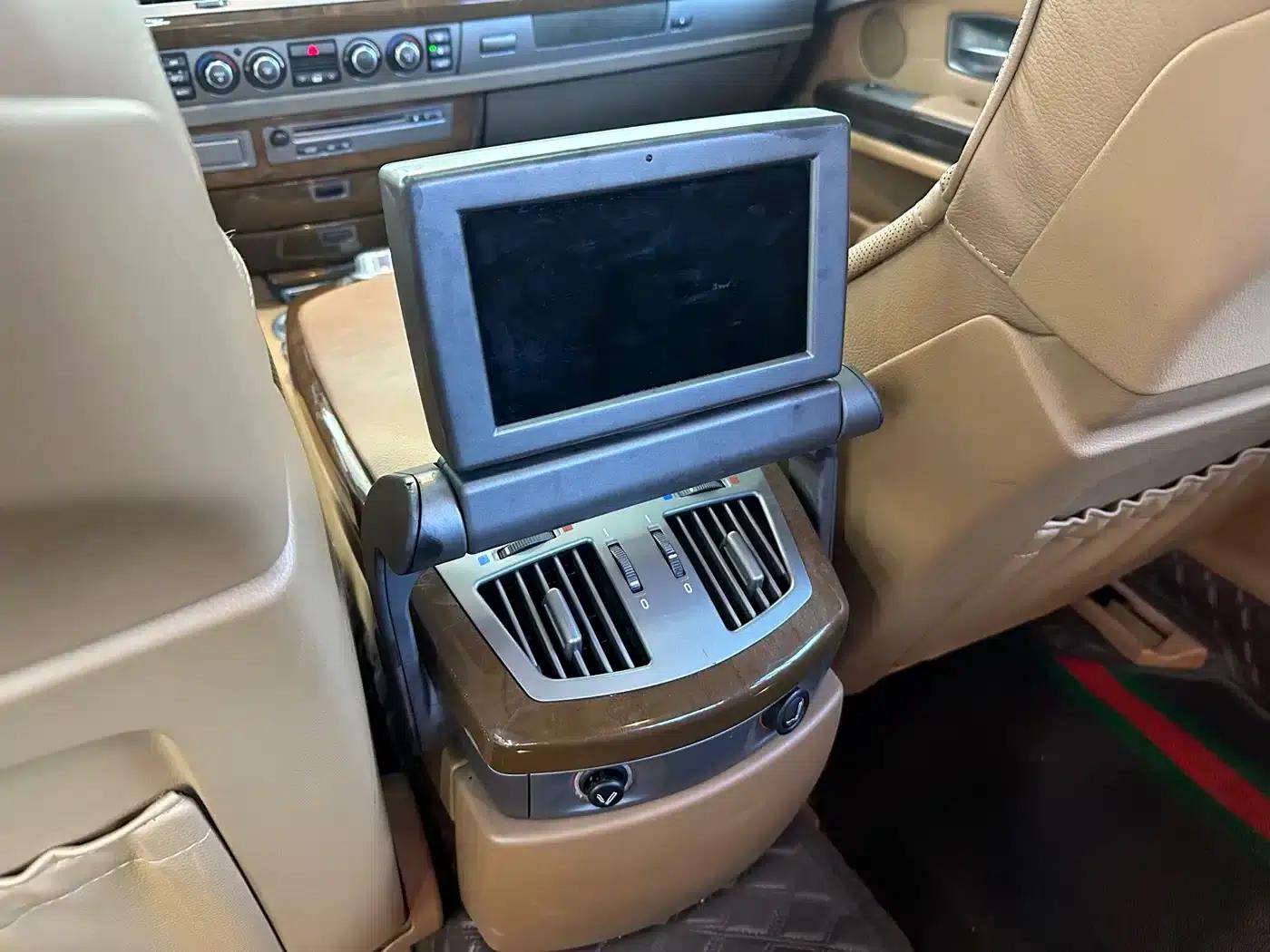 BMW 7 Series 2005 730Li — миниатюра 17