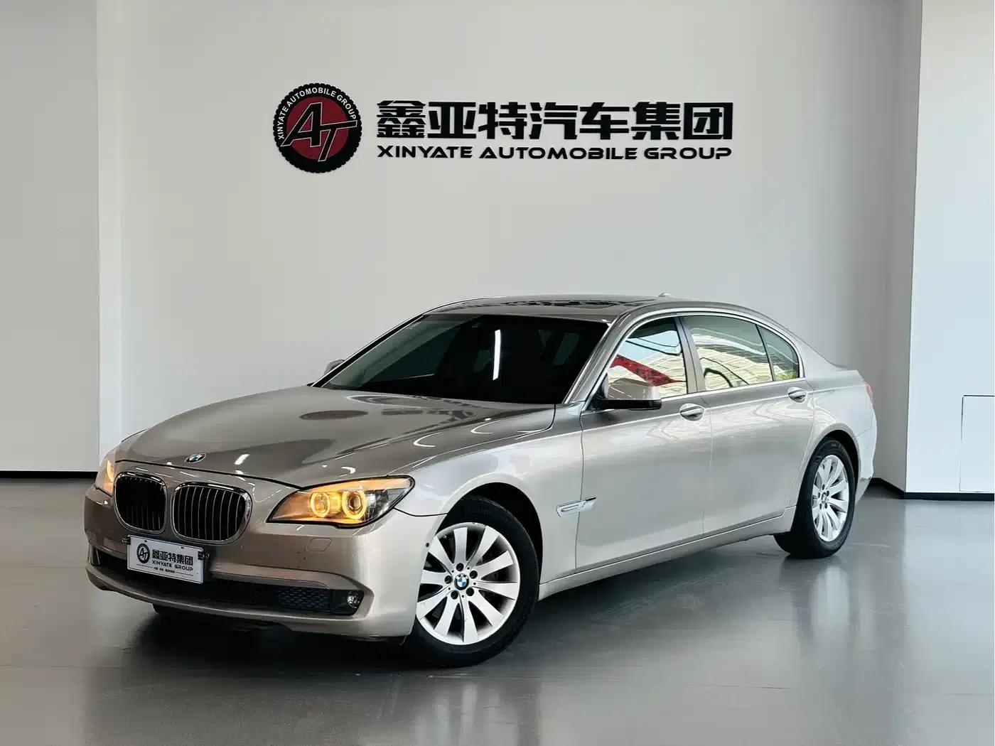 BMW 7 Series 2009 740Li Luxury — миниатюра 1