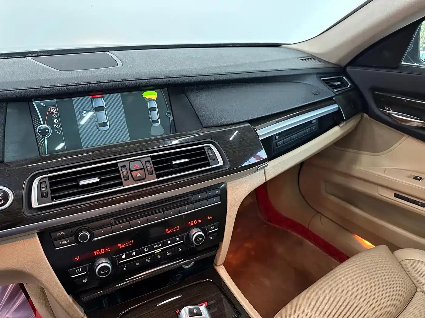 BMW 7 Series 2009 740Li Luxury — миниатюра 13