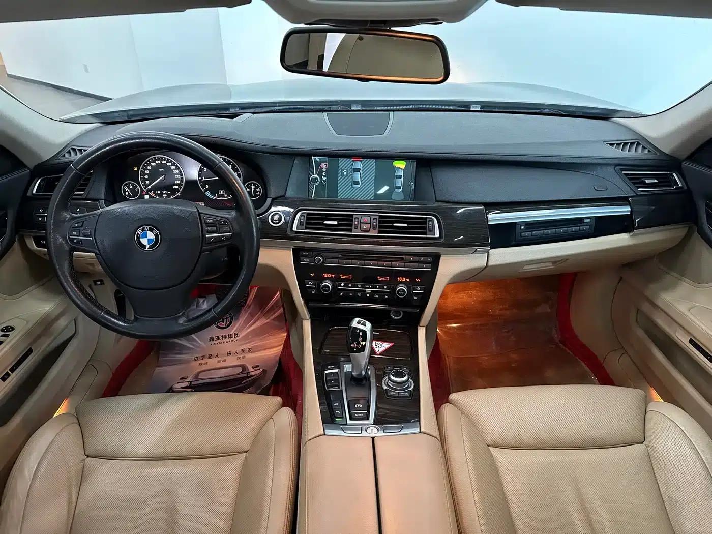 BMW 7 Series 2009 740Li Luxury — миниатюра 17