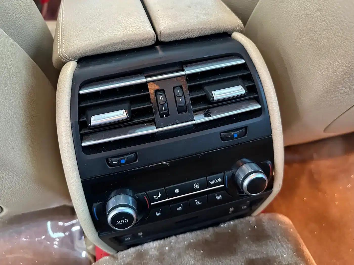 BMW 7 Series 2009 740Li Luxury — миниатюра 18