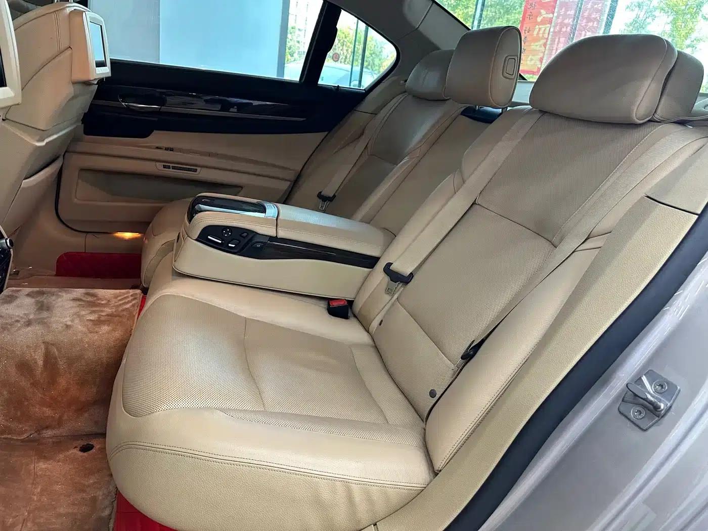 BMW 7 Series 2009 740Li Luxury — миниатюра 20