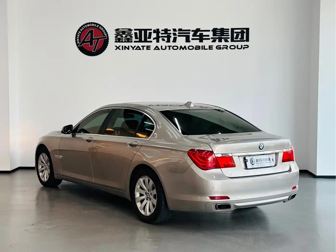 BMW 7 Series 2009 740Li Luxury — миниатюра 4