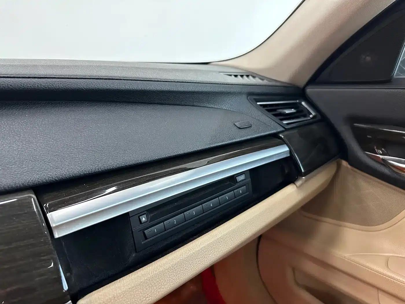 BMW 7 Series 2009 740Li Luxury — миниатюра 9