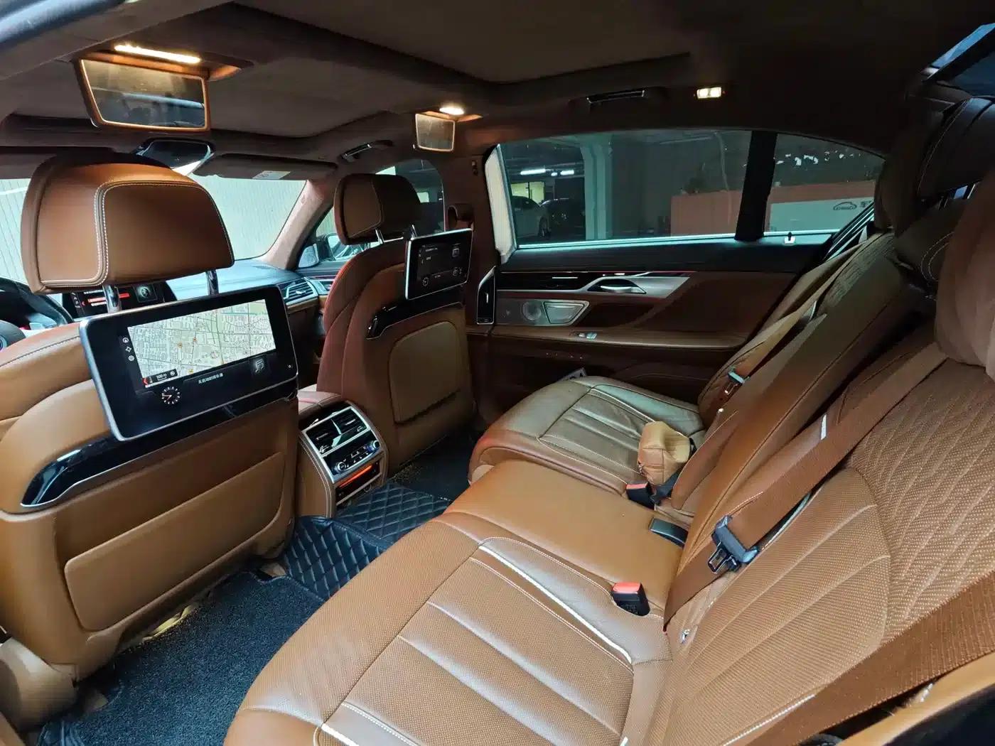 2018 BMW 7 Series 740Li Leading Edition M Sport Package — миниатюра 14