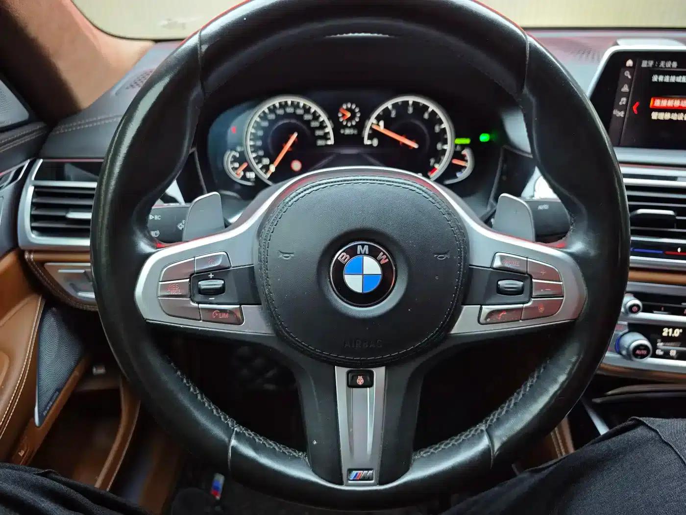 2018 BMW 7 Series 740Li Leading Edition M Sport Package — миниатюра 19