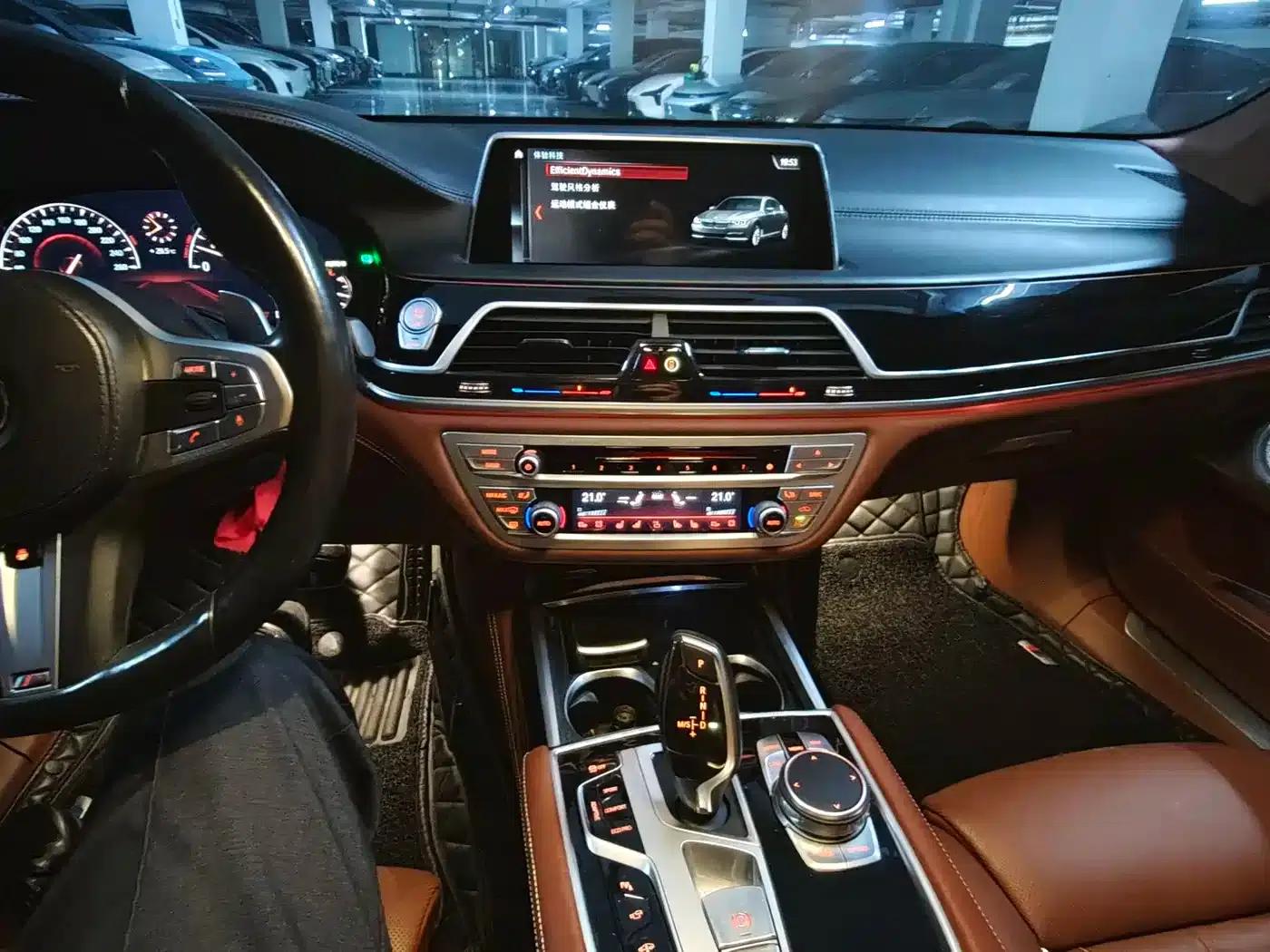 2018 BMW 7 Series 740Li Leading Edition M Sport Package — миниатюра 22