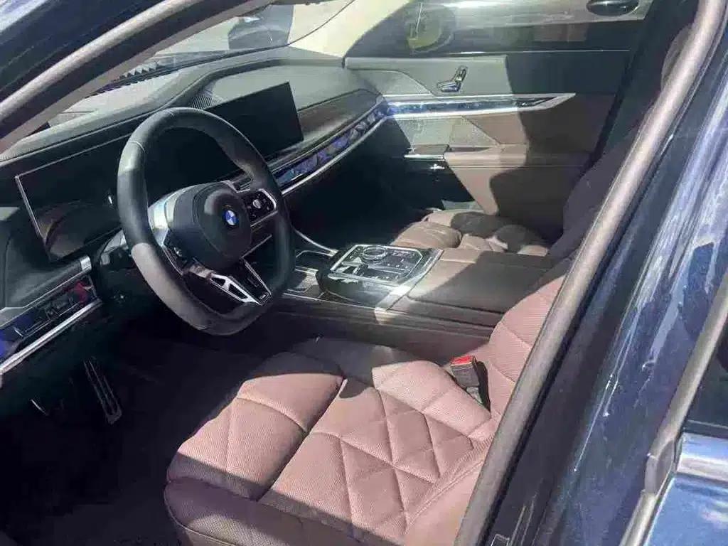 2023 BMW 7 Series 740Li Leading Edition M Sport Package — миниатюра 5