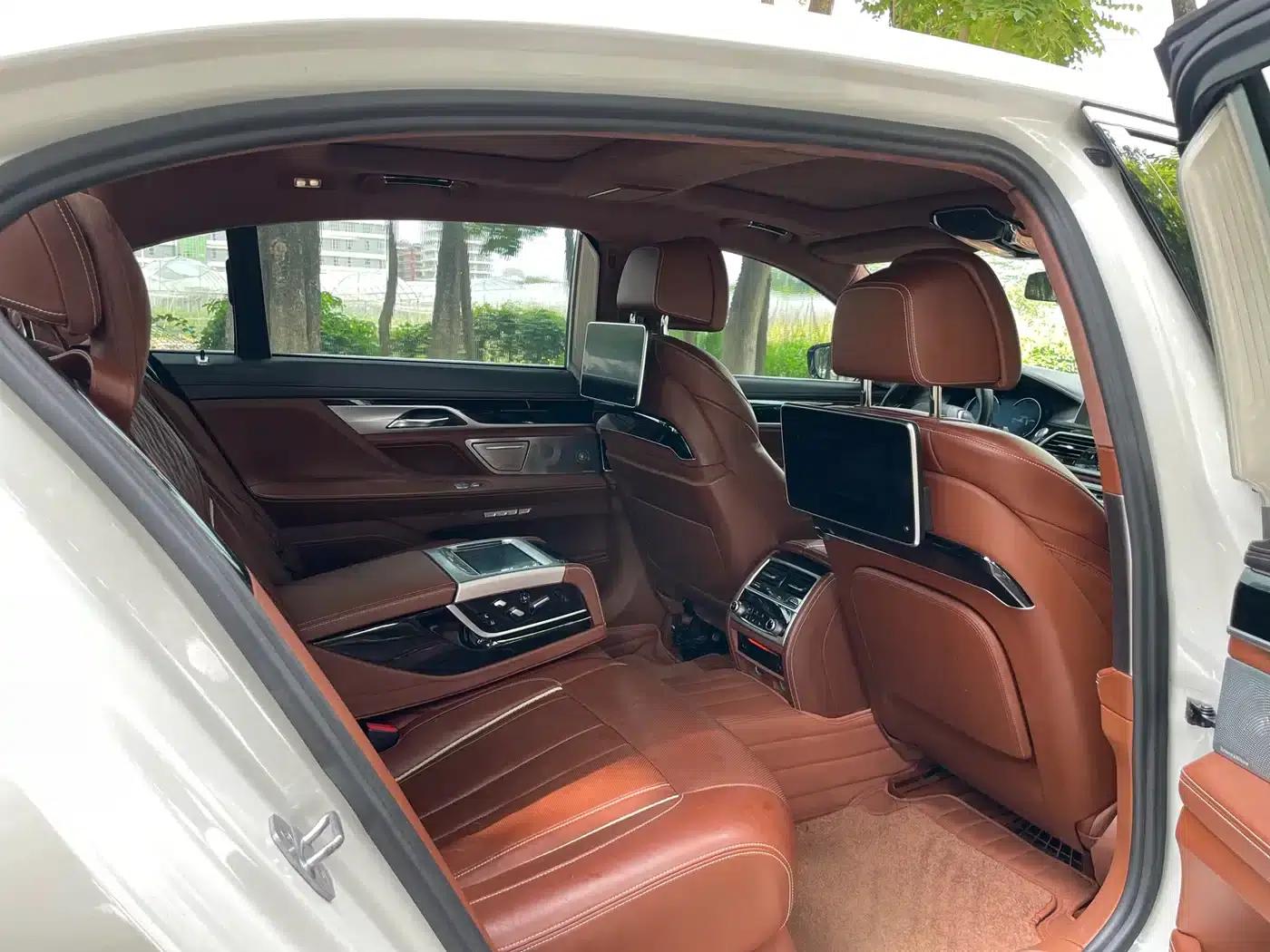 2018 BMW 7 Series 740Li xDrive Luxury M Sport Package — миниатюра 12