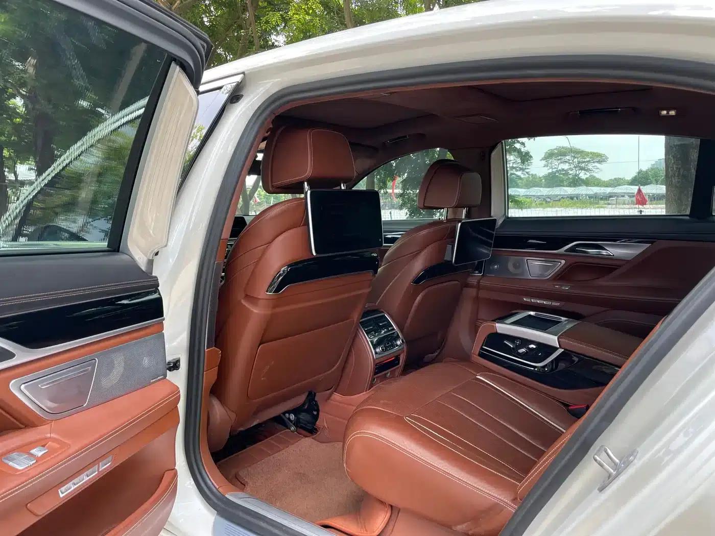 2018 BMW 7 Series 740Li xDrive Luxury M Sport Package — миниатюра 14