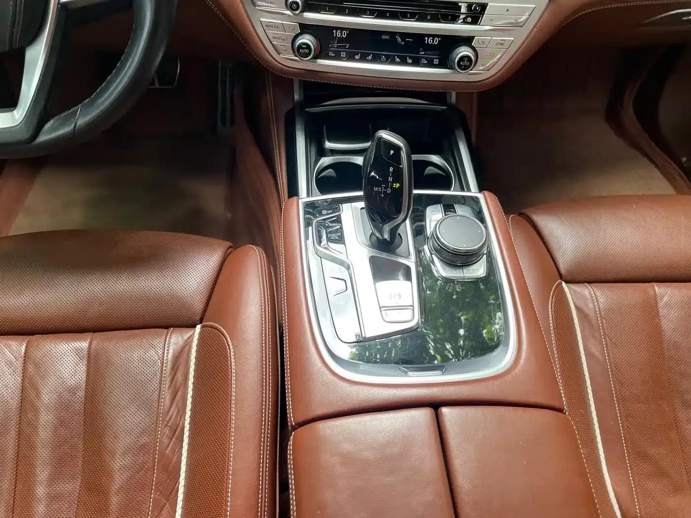 2018 BMW 7 Series 740Li xDrive Luxury M Sport Package — миниатюра 19