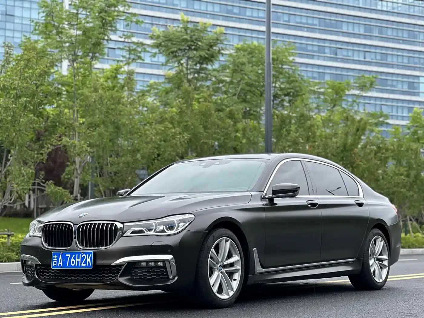 2018 BMW 7 Series 740Li Leading Edition M Sport Package — миниатюра 1