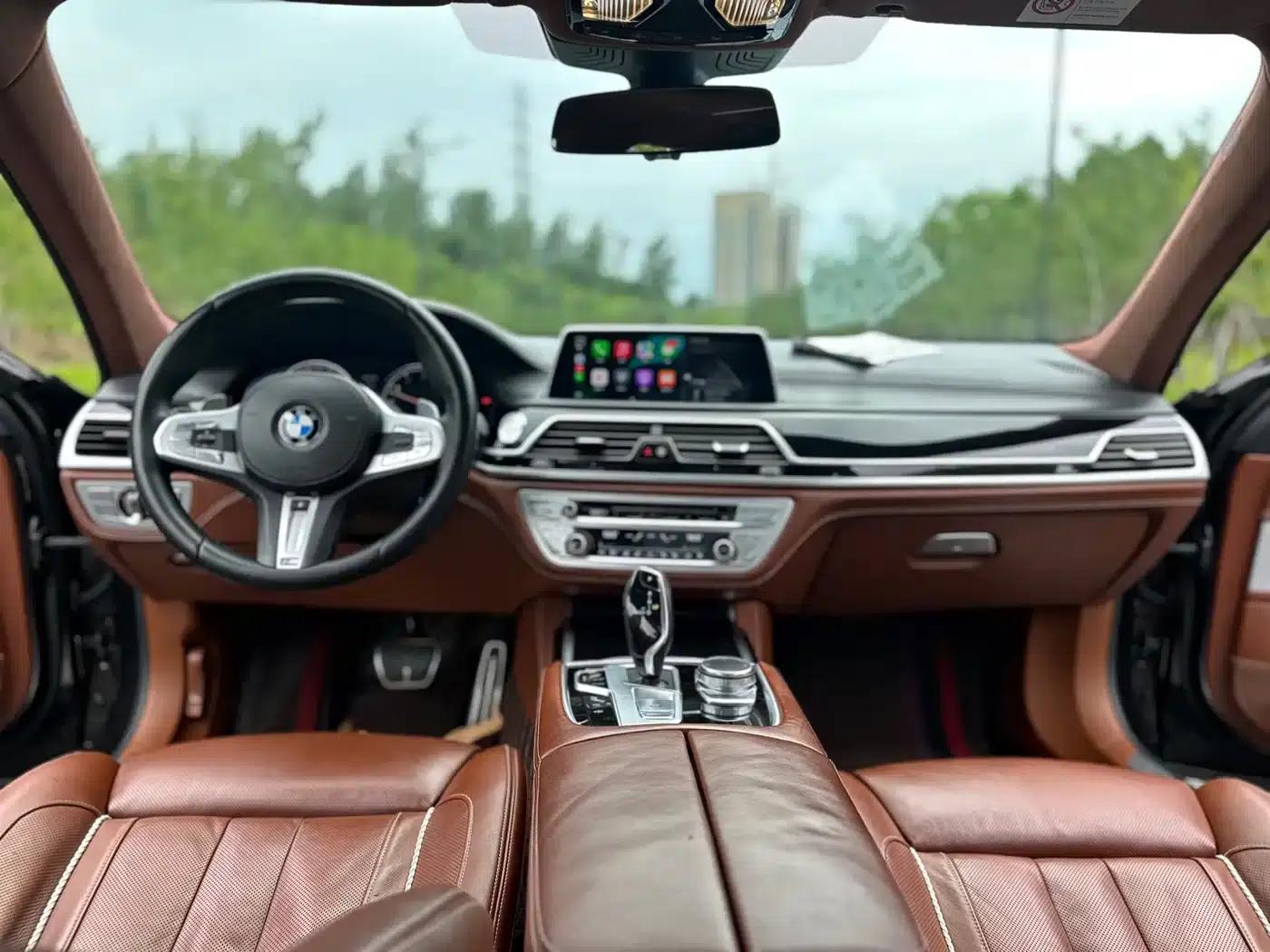 2018 BMW 7 Series 740Li Leading Edition M Sport Package — миниатюра 16