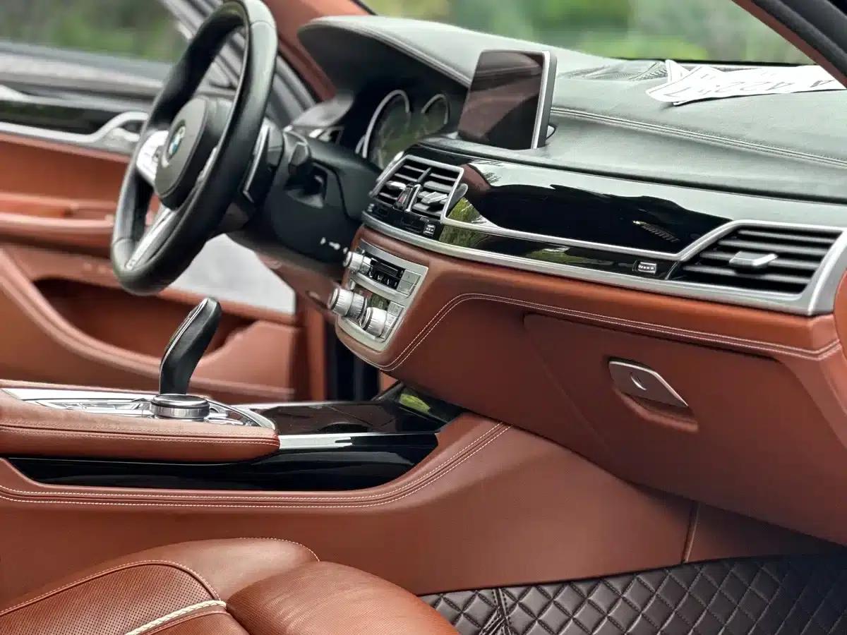 2018 BMW 7 Series 740Li Leading Edition M Sport Package — миниатюра 4