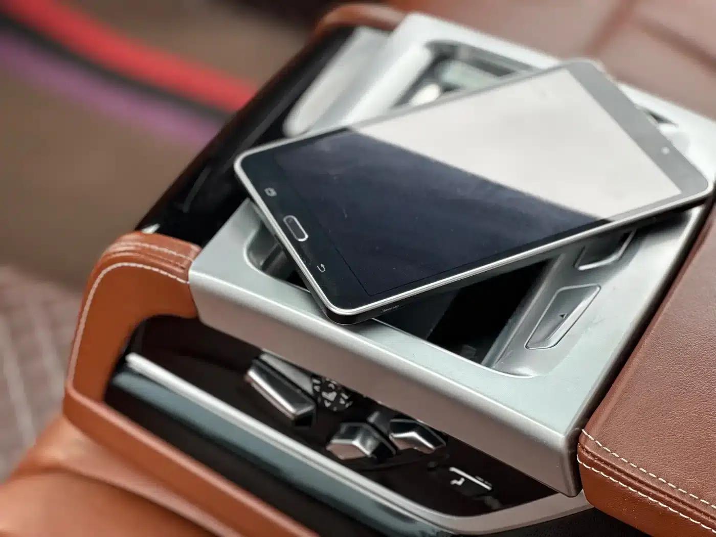 2018 BMW 7 Series 740Li Leading Edition M Sport Package — миниатюра 9