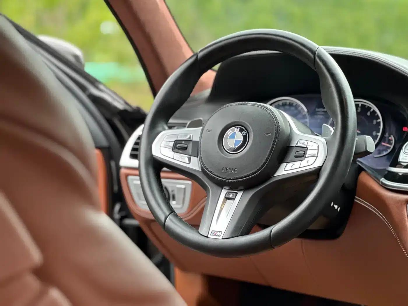 2018 BMW 7 Series 740Li Leading Edition M Sport Package — миниатюра 10