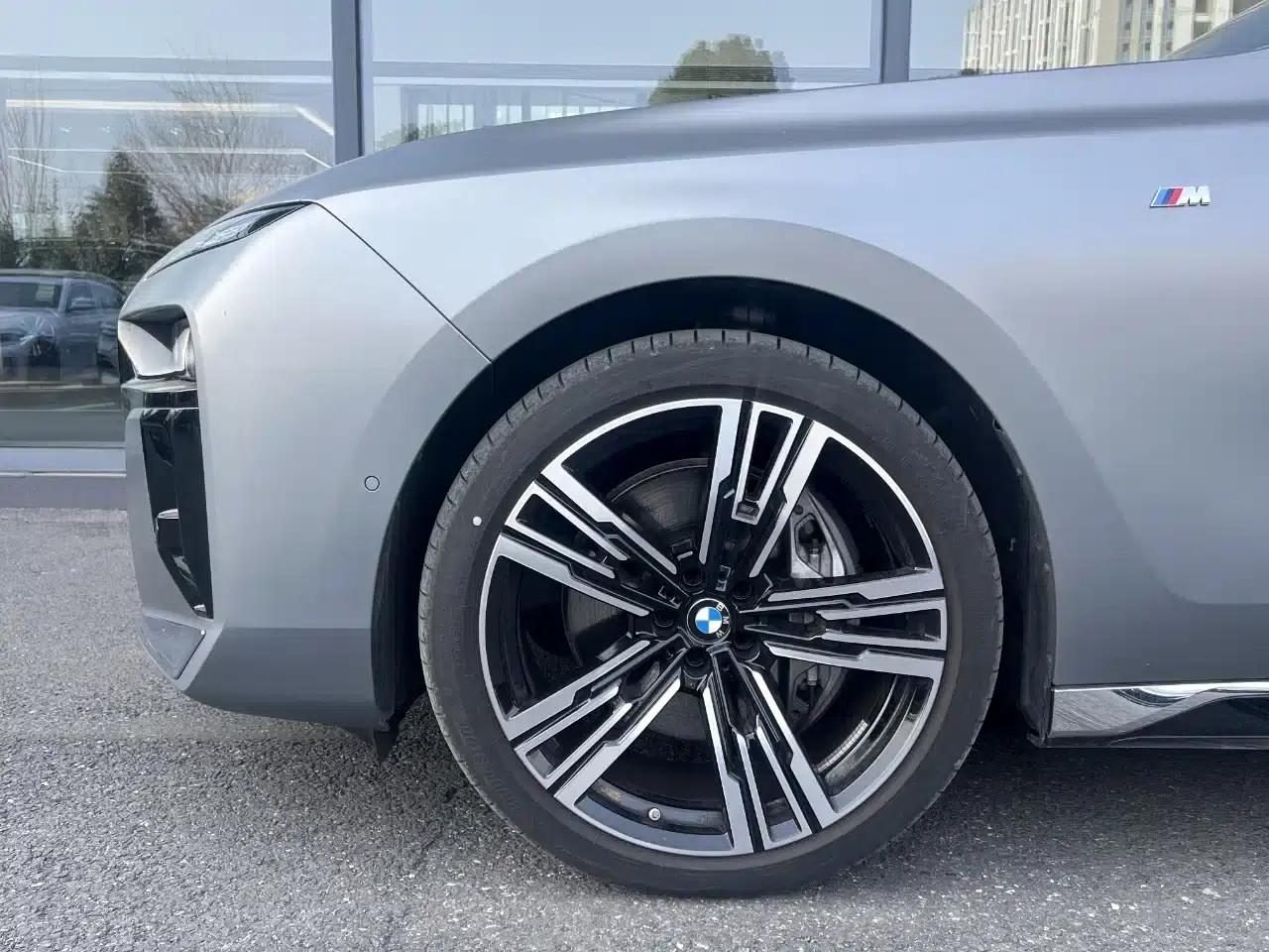 2023 BMW 7 Series 740Li Luxury M Sport Package — миниатюра 6