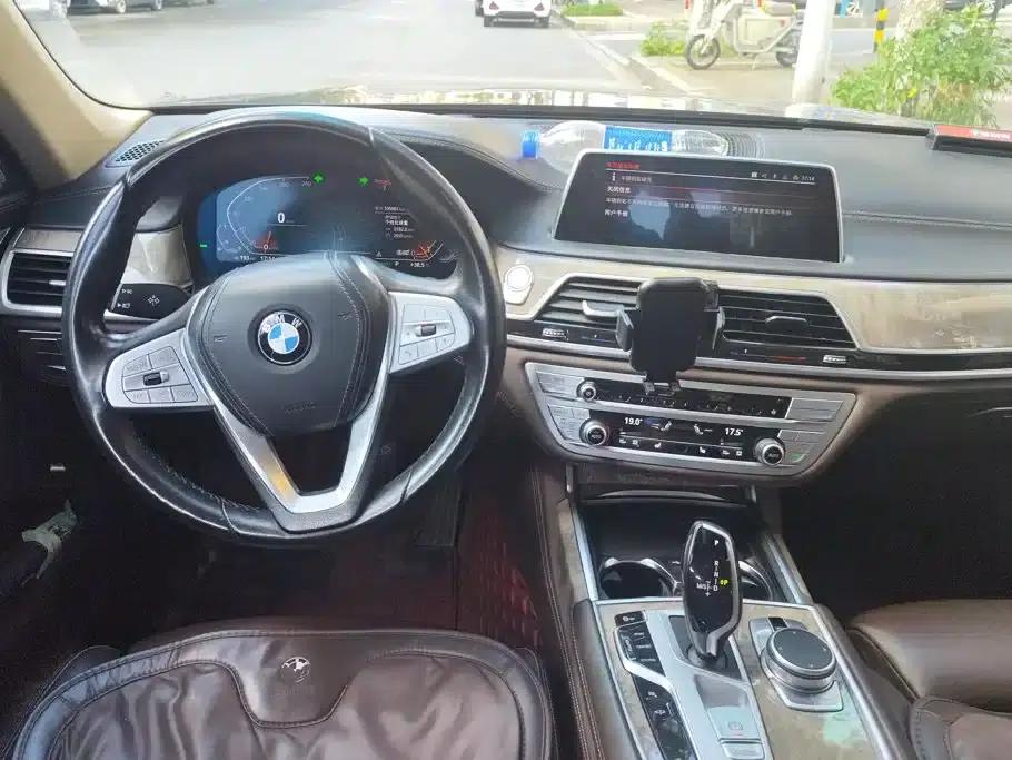 2021 BMW 7 Series 740Li Leading Luxury Package — миниатюра 12