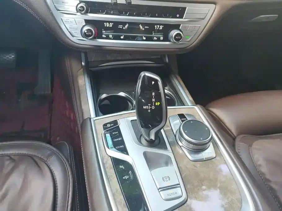 2021 BMW 7 Series 740Li Leading Luxury Package — миниатюра 16