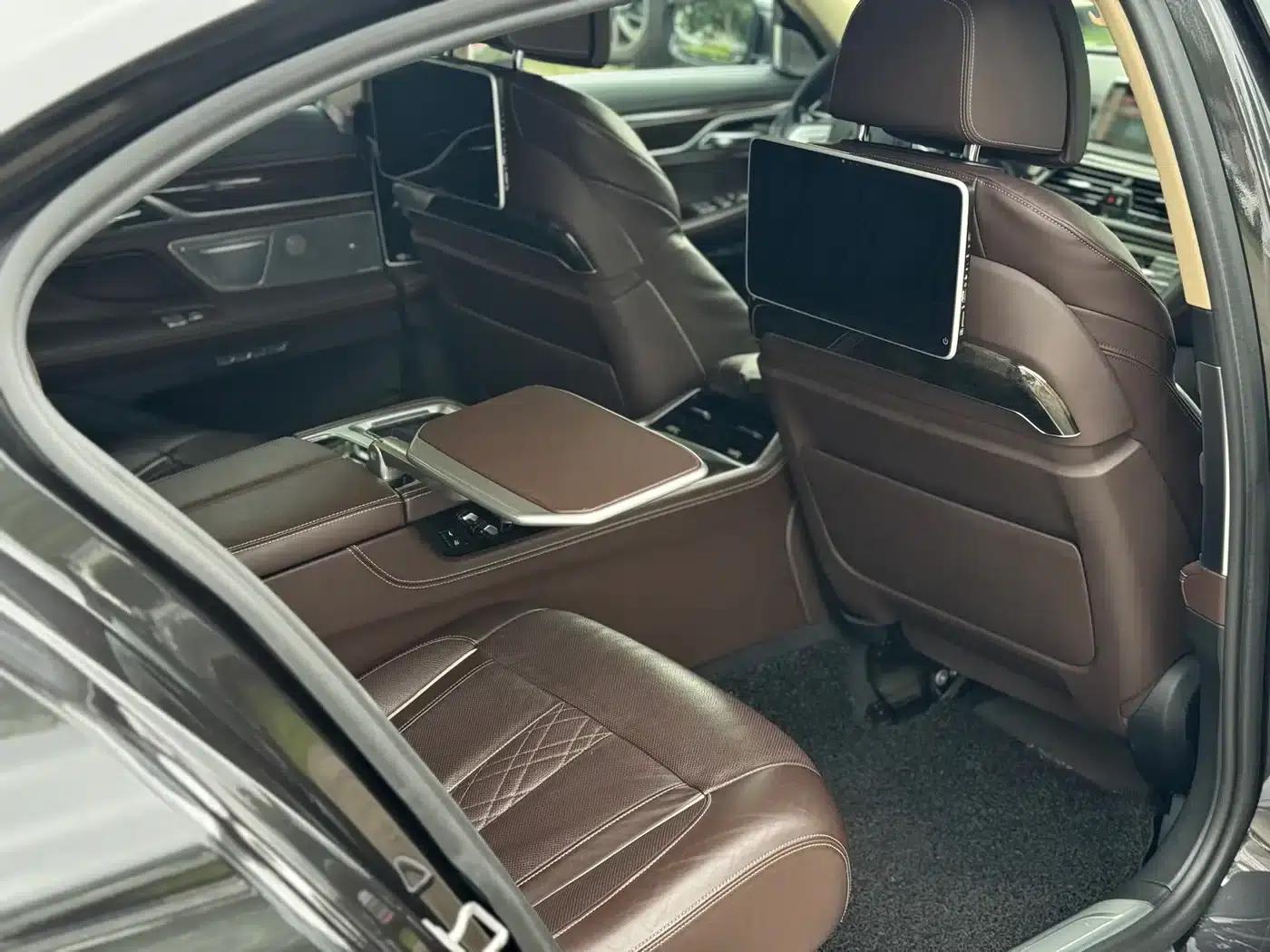 2016 BMW 7 Series 730Li Leading Edition — миниатюра 15