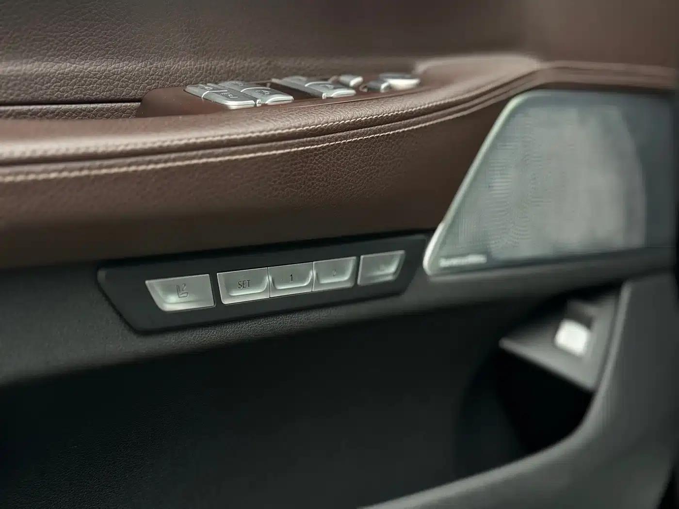 2016 BMW 7 Series 730Li Leading Edition — миниатюра 18