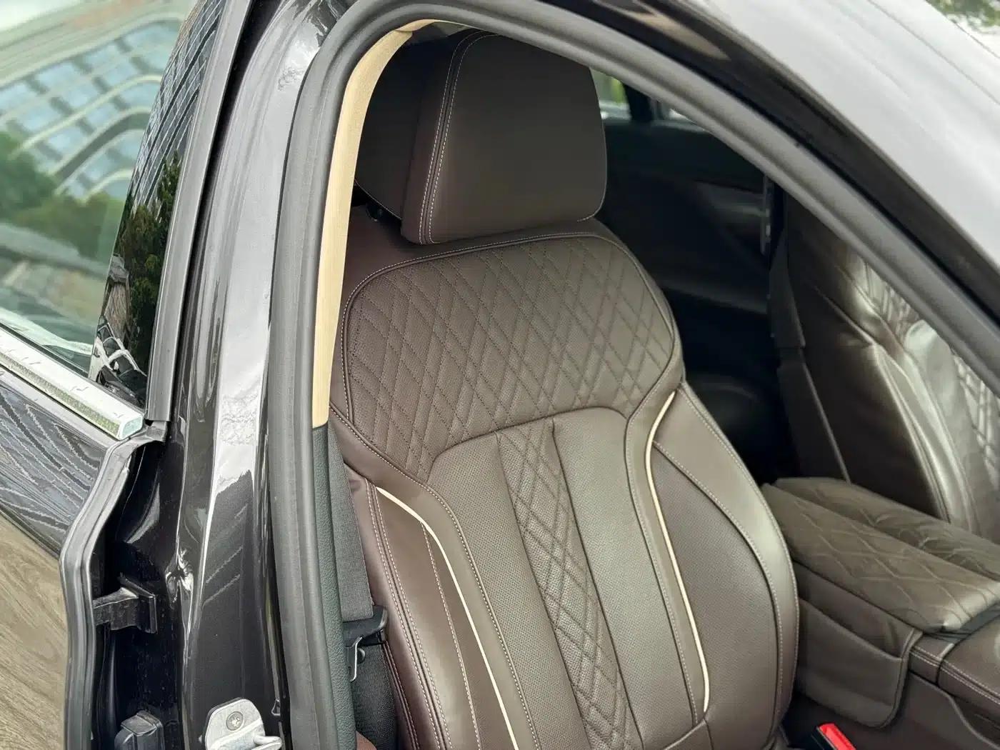 2016 BMW 7 Series 730Li Leading Edition — миниатюра 24