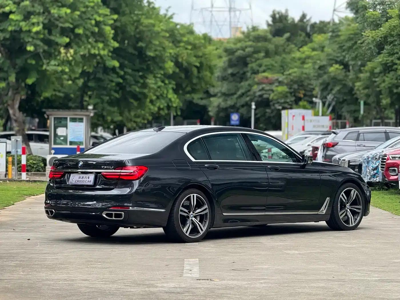 2016 BMW 7 Series 730Li Leading Edition — миниатюра 5
