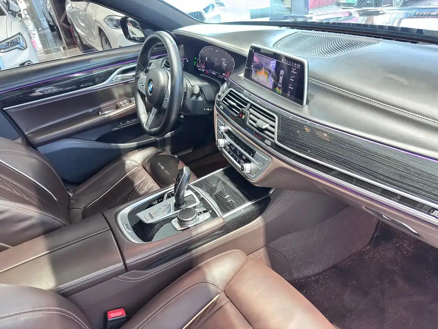 2021 BMW 7 Series 730Li M Sport Package — миниатюра 13