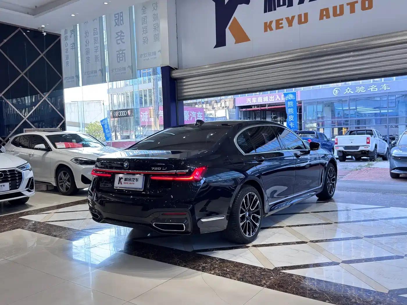 2021 BMW 7 Series 730Li M Sport Package — миниатюра 17