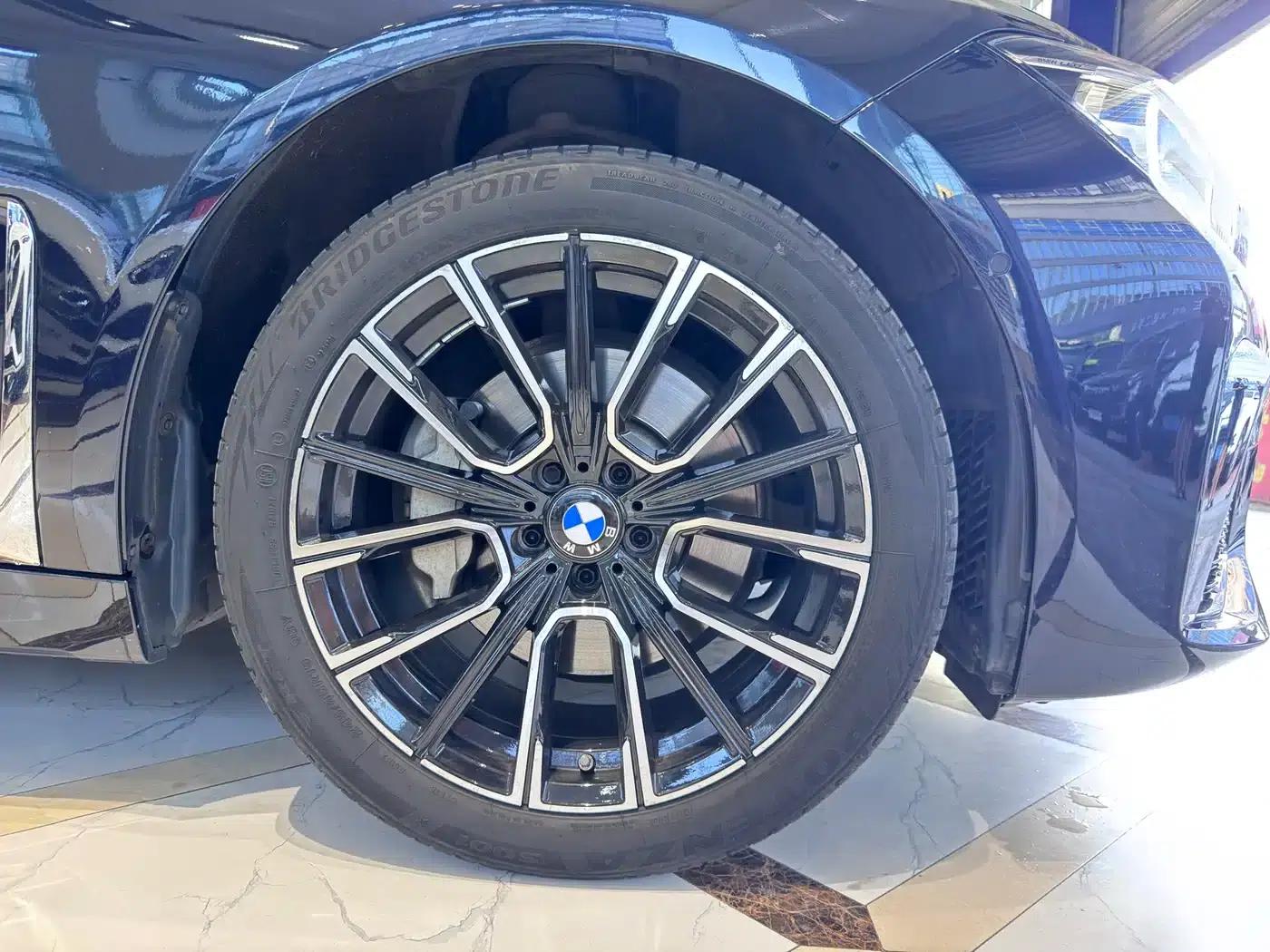 2021 BMW 7 Series 730Li M Sport Package — миниатюра 18