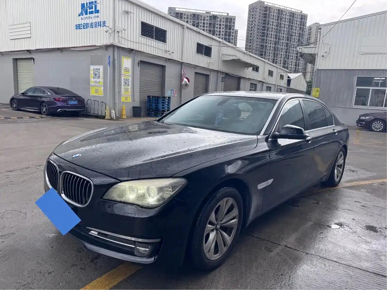 BMW 7 Series 2013 730Li Leading Edition — миниатюра 1