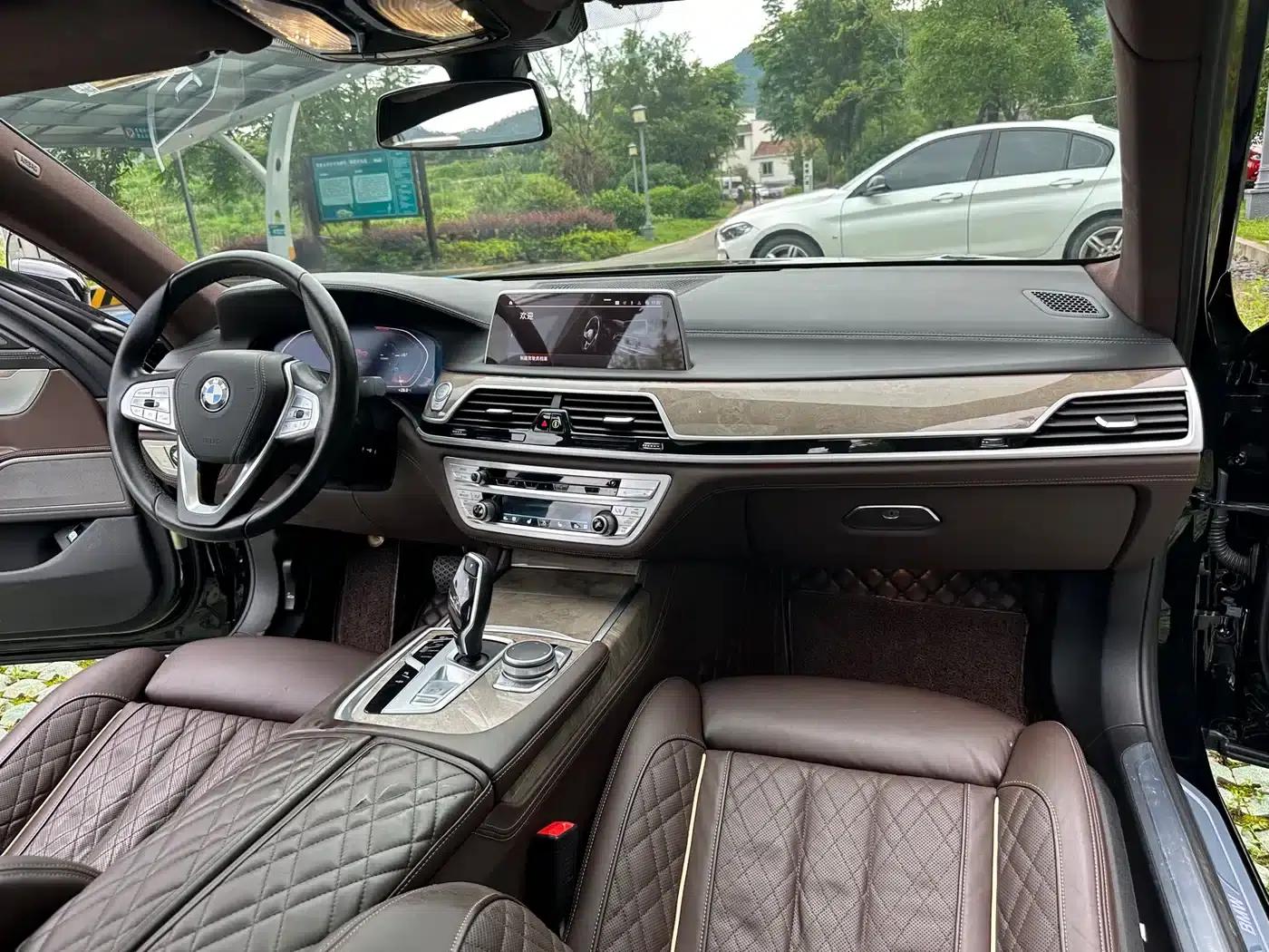 2021 BMW 7 Series 740Li Leading Luxury Package — миниатюра 12