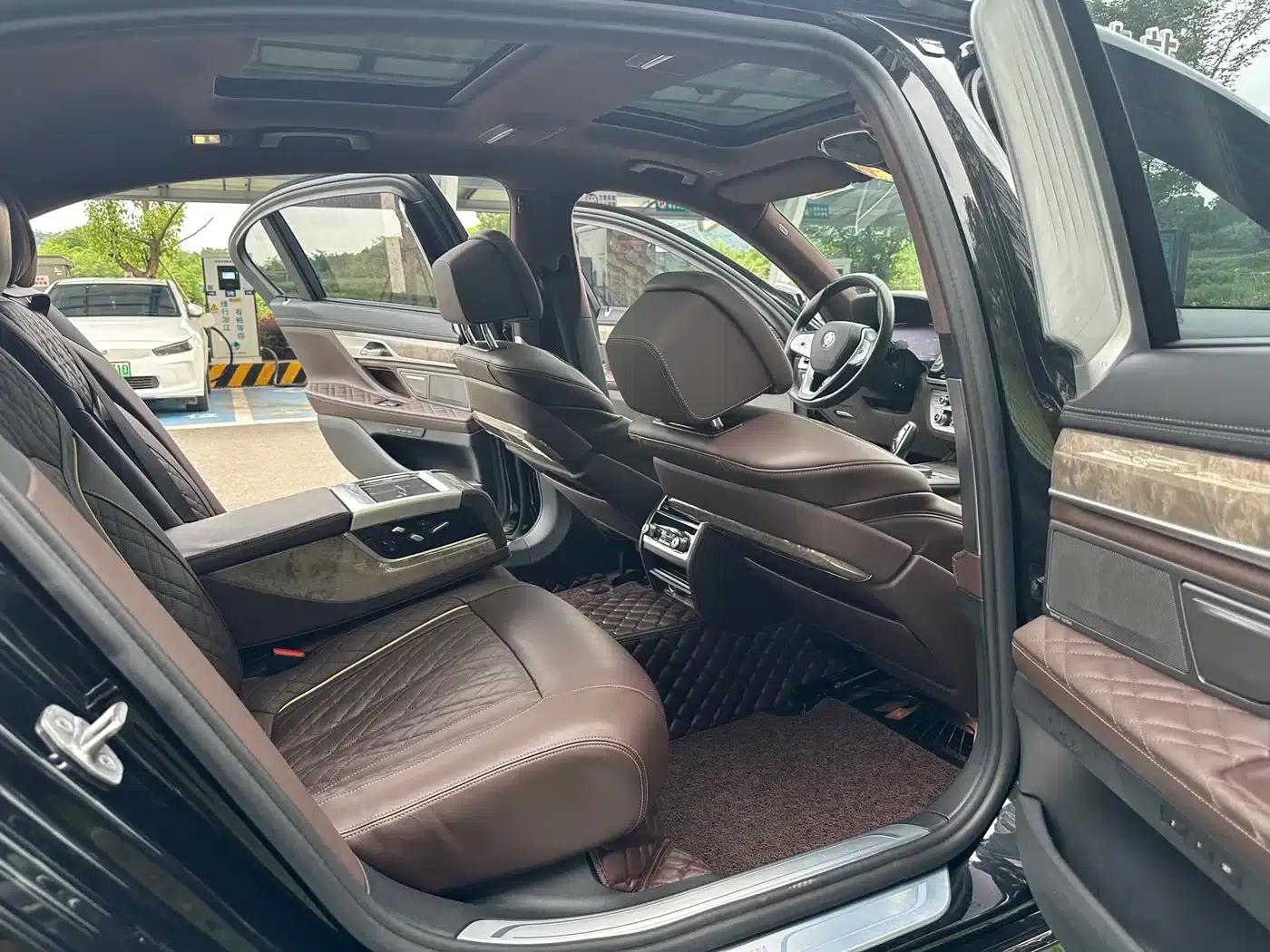 2021 BMW 7 Series 740Li Leading Luxury Package — миниатюра 13