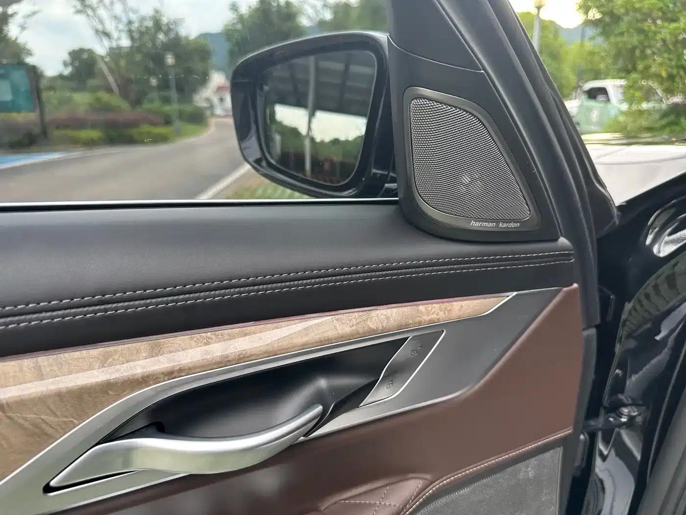 2021 BMW 7 Series 740Li Leading Luxury Package — миниатюра 17