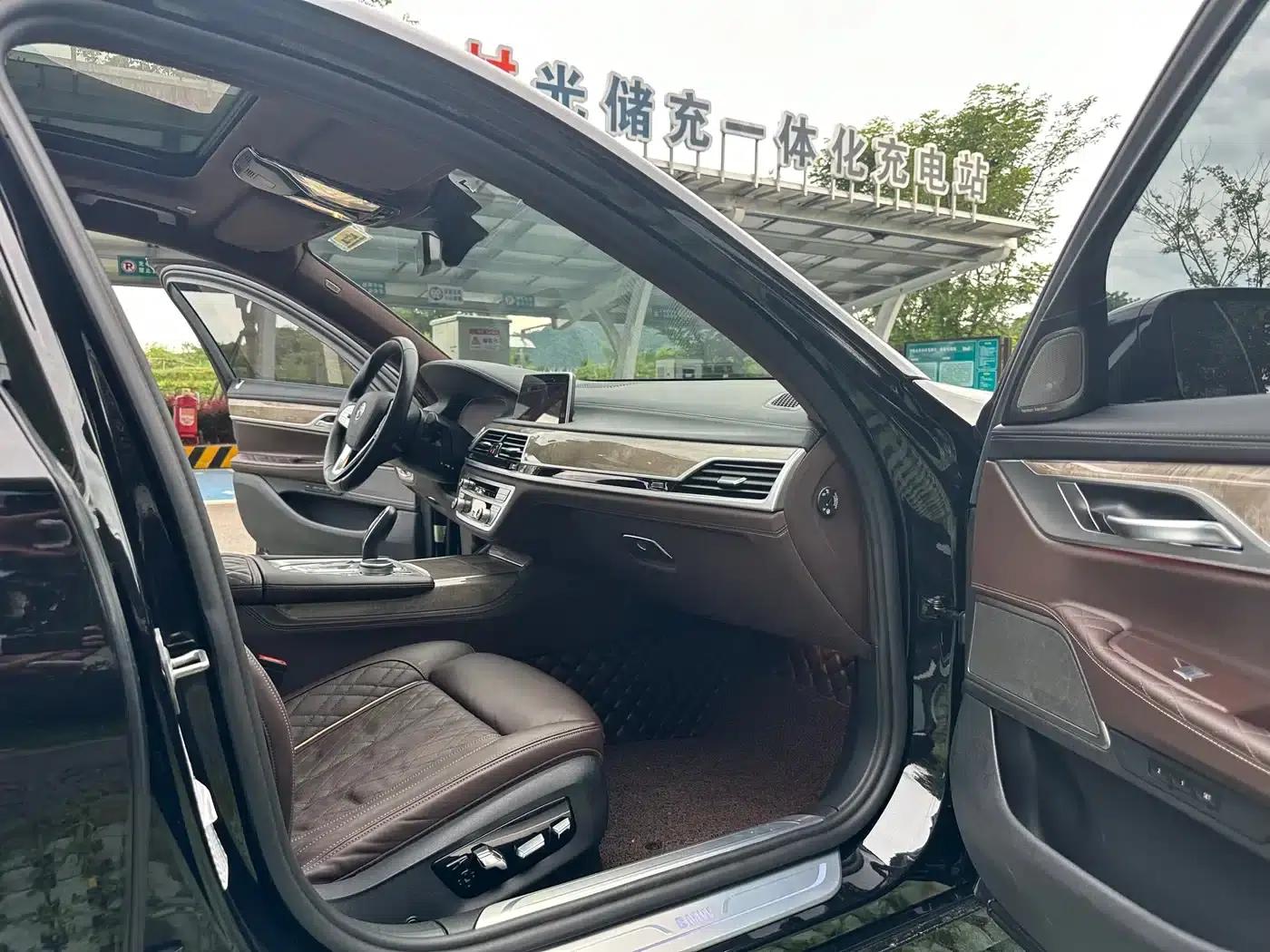 2021 BMW 7 Series 740Li Leading Luxury Package — миниатюра 8