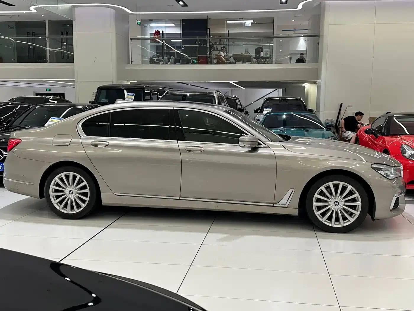 2016 BMW 7 Series 740Li Leading Edition — миниатюра 3