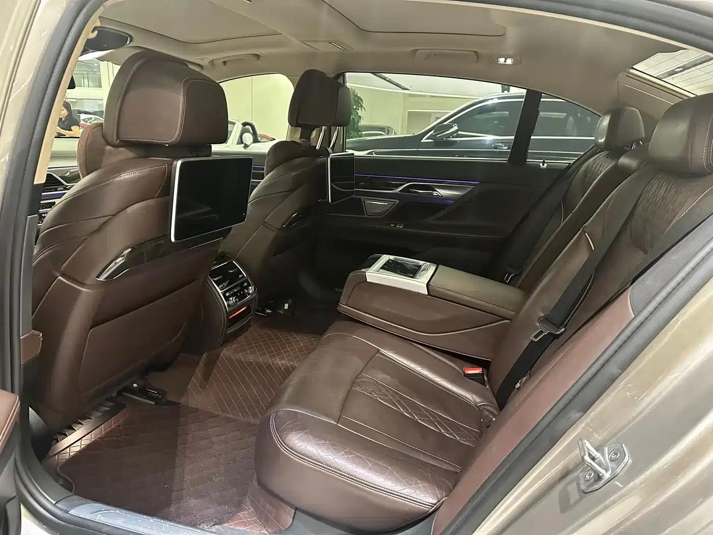 2016 BMW 7 Series 740Li Leading Edition — миниатюра 7
