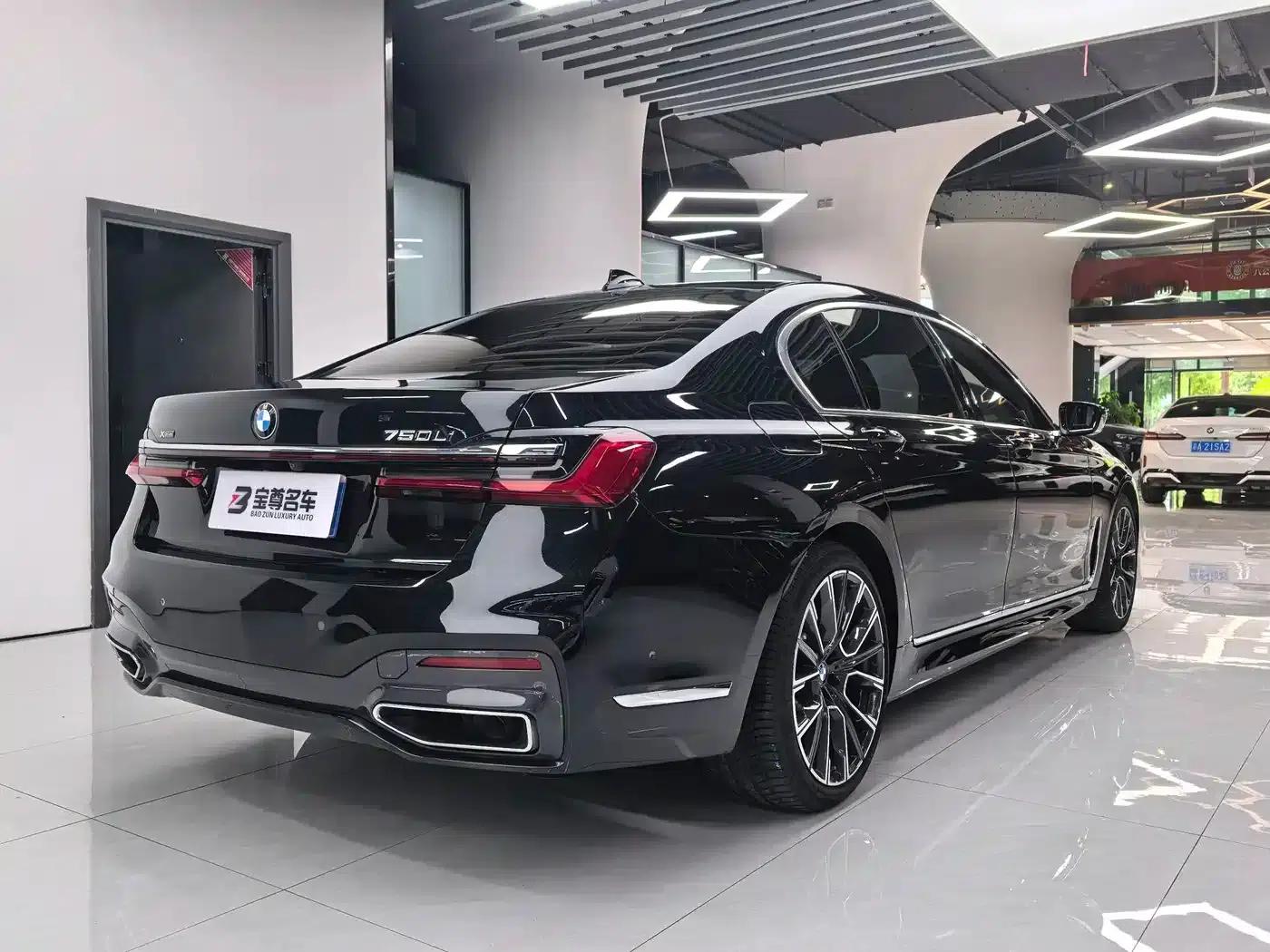 2019 BMW 7 Series 750Li xDrive V8 M Sport Package — миниатюра 13