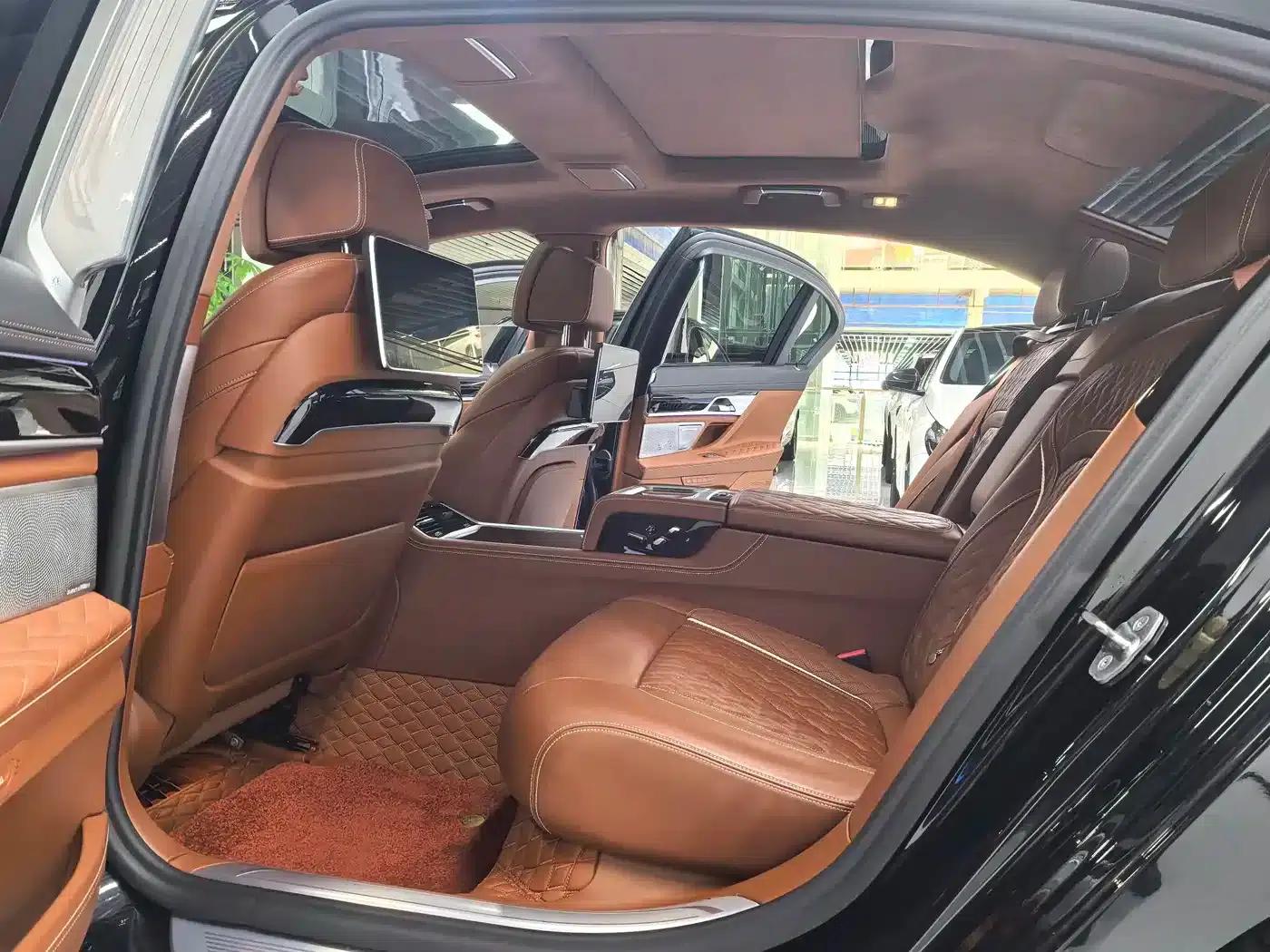 2019 BMW 7 Series 750Li xDrive V8 M Sport Package — миниатюра 5