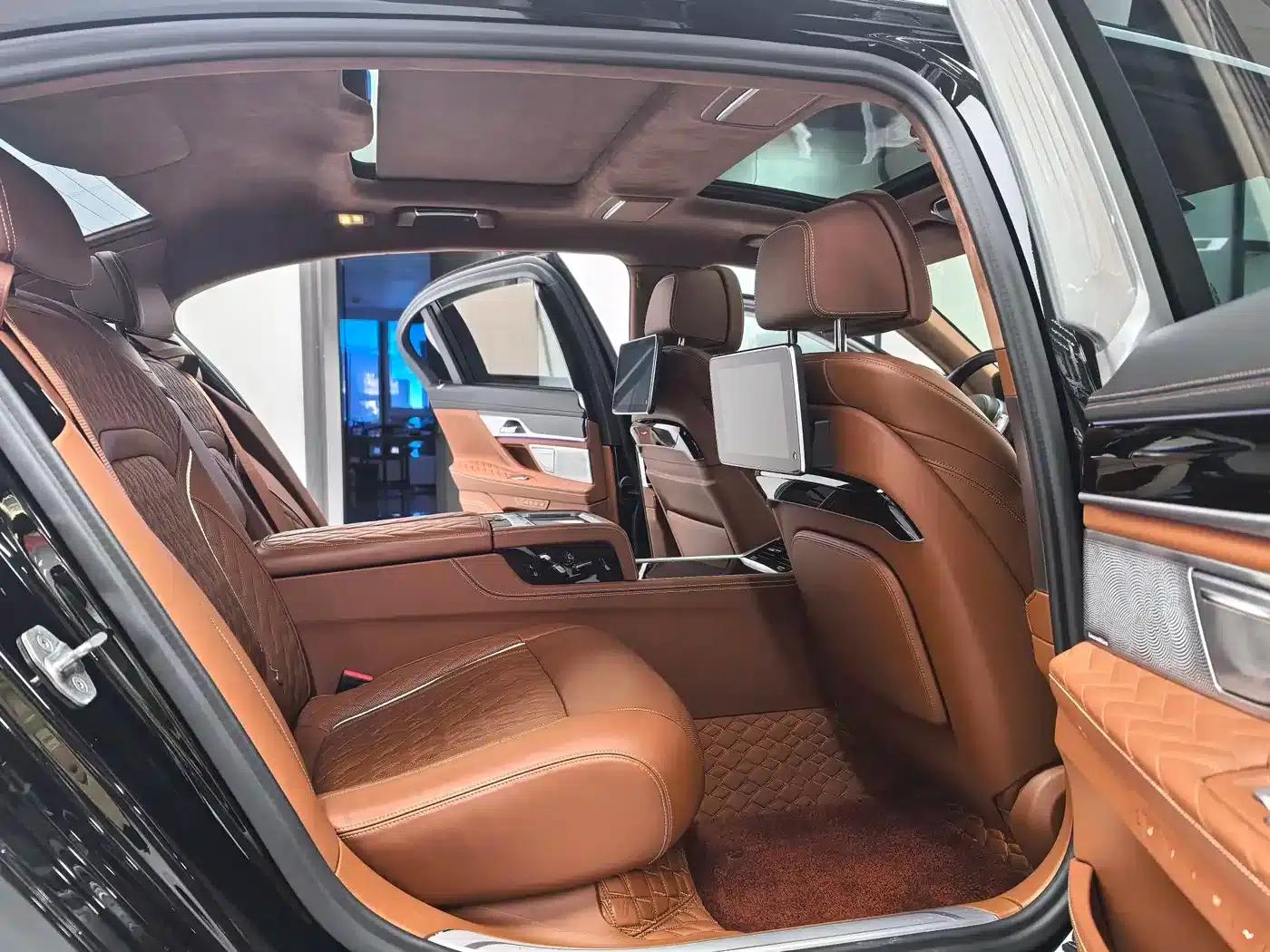 2019 BMW 7 Series 750Li xDrive V8 M Sport Package — миниатюра 6