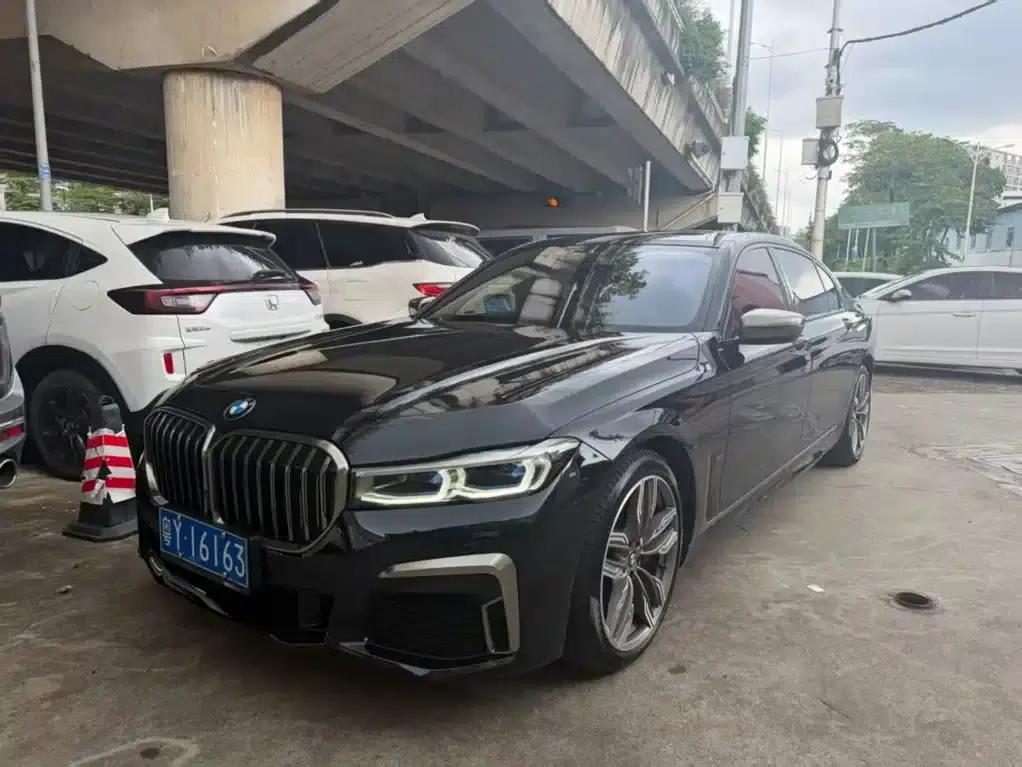 2019 BMW 7 Series M760Li xDrive V12 Sport Package — миниатюра 1