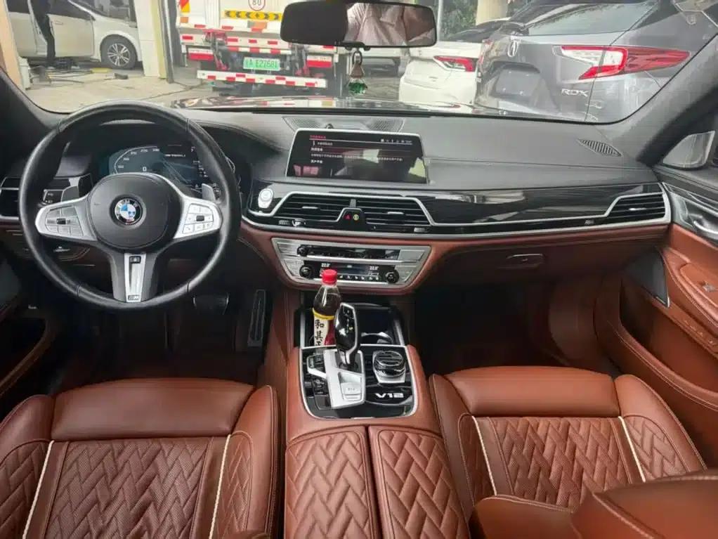 2019 BMW 7 Series M760Li xDrive V12 Sport Package — миниатюра 3