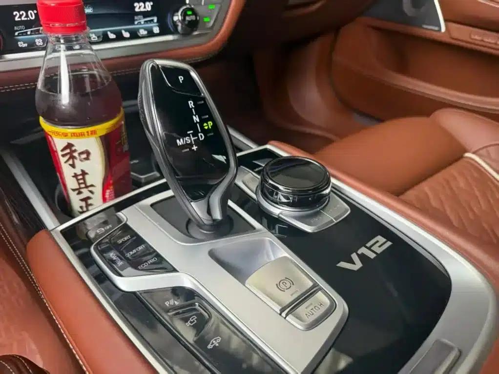 2019 BMW 7 Series M760Li xDrive V12 Sport Package — миниатюра 6