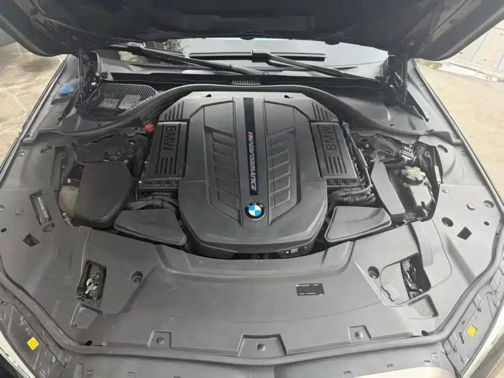 2019 BMW 7 Series M760Li xDrive V12 Sport Package — миниатюра 8